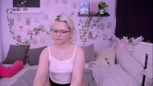 Image 11 of linafoxxy Stream on Chaturbate on 9 days ago