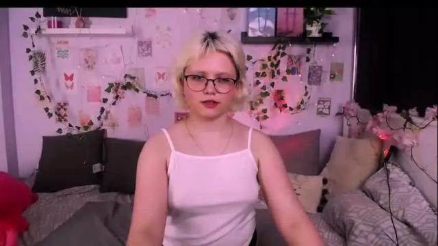 Image 4 of linafoxxy Stream on Chaturbate on 4 days ago