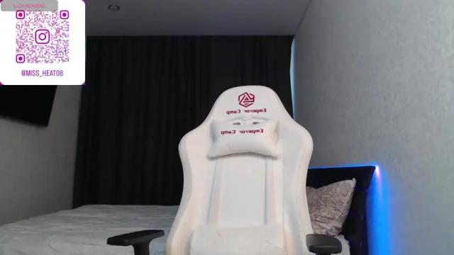 Image 3 of linaland2023 Stream on Chaturbate on 13 months ago