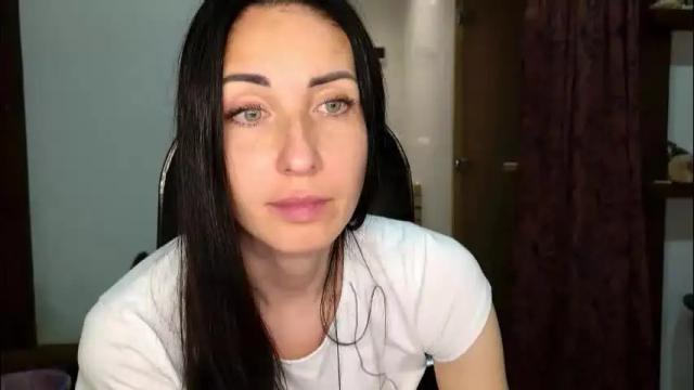 Image 11 of linalivee Stream on Chaturbate on 2 months ago