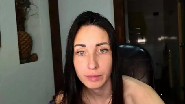 Image 12 of linalivee Stream on Chaturbate on 2 months ago