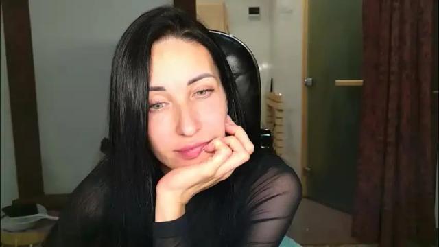 Image 8 of linalivee Stream on Chaturbate on 8 days ago