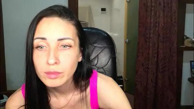 Image 3 of linalivee Stream on Chaturbate on 1 day ago