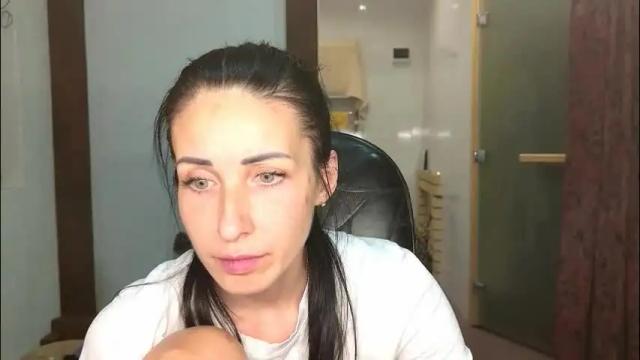 Image 6 of linalivee Stream on Chaturbate on 1 month ago