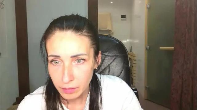 Image 8 of linalivee Stream on Chaturbate on 1 month ago