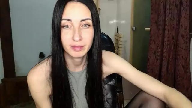 Image 3 of linalivee Stream on Chaturbate on 1 month ago