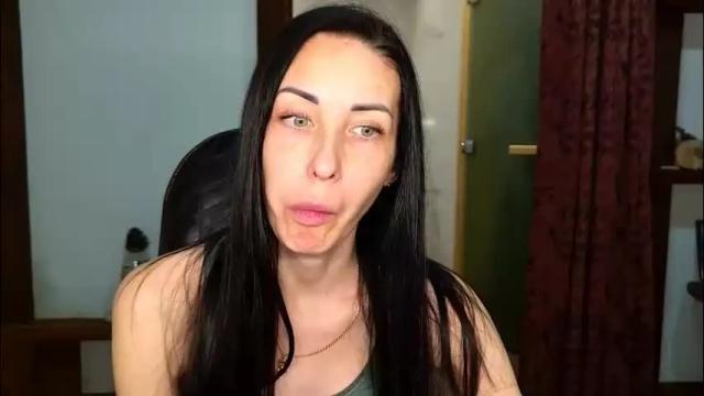 Image 3 of linalivee Stream on Chaturbate on 1 month ago