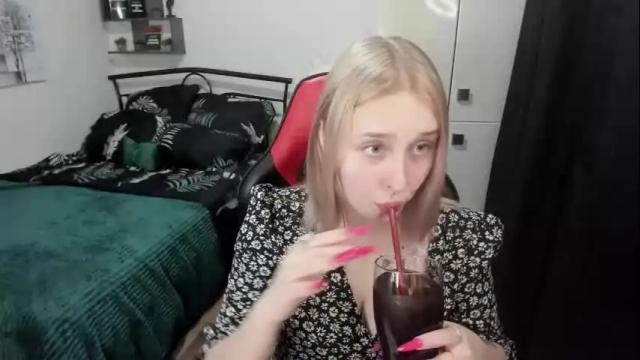 Image 3 of linatruly Stream on Chaturbate on 1 month ago