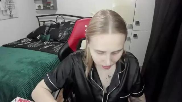 Image 12 of linatruly Stream on Chaturbate on 1 month ago