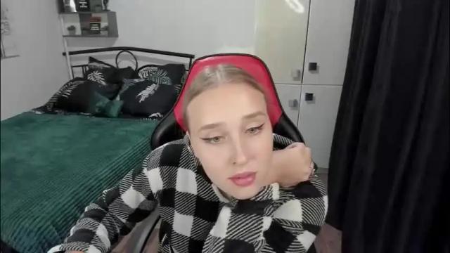 Image 4 of linatruly Stream on Chaturbate on 4 days ago