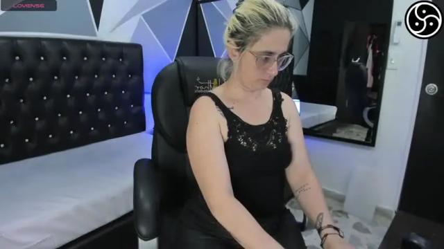 Image 3 of lincebdsm Stream on Chaturbate on 18 months ago
