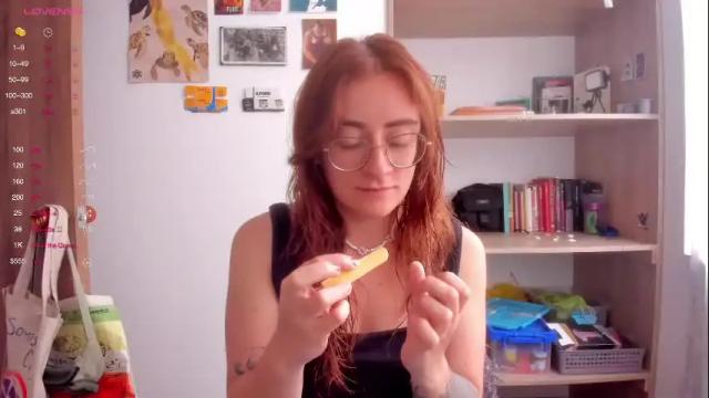 Image 4 of linda_giggle Stream on Chaturbate on 10 days ago