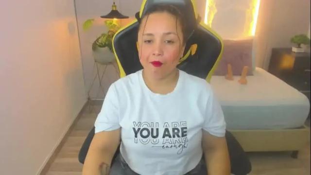 Image 4 of linda_rios_ Stream on Chaturbate on 12 days ago