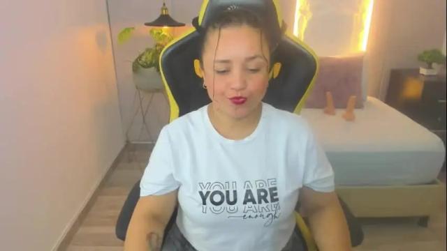 Image 7 of linda_rios_ Stream on Chaturbate on 12 days ago