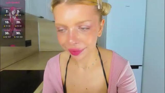 Image 11 of lindacrystalofc Stream on Chaturbate on 2 months ago