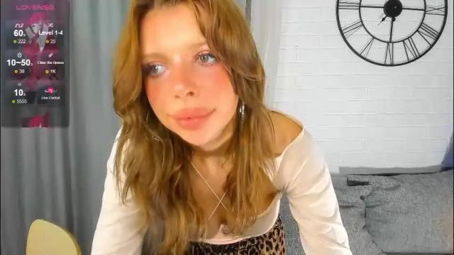 Image 2 of lindacrystalofc Stream on Chaturbate on 4 months ago