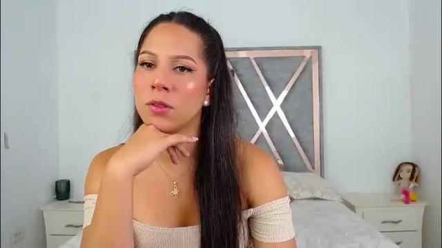 Image 10 of lindagoldsex Stream on Chaturbate on 3 days ago