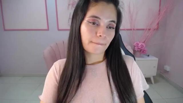 Image 3 of lindaliz_a Stream on Chaturbate on 13 months ago