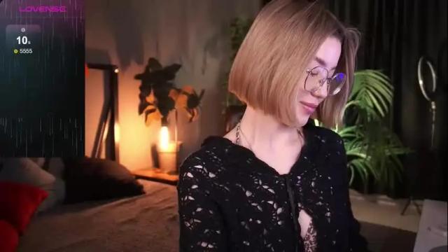 Image 2 of lindathacker Stream on Chaturbate on 1 month ago