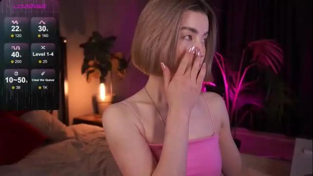 Image 2 of lindathacker Stream on Chaturbate on 1 month ago