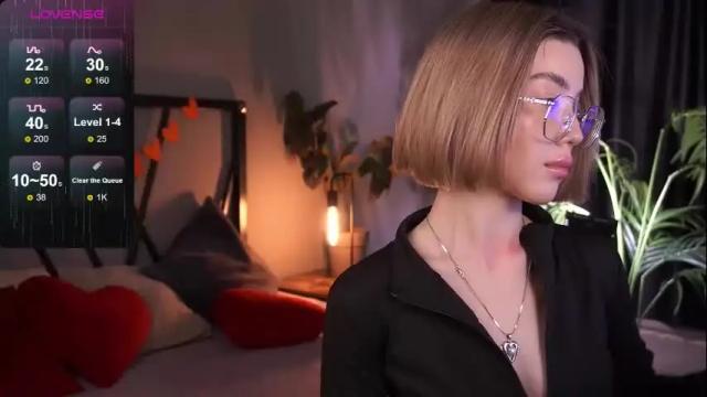 Image 10 of lindathacker Stream on Chaturbate on 1 month ago