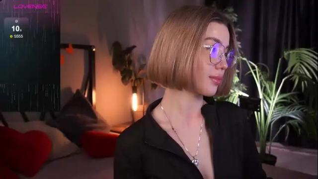 Image 11 of lindathacker Stream on Chaturbate on 1 month ago