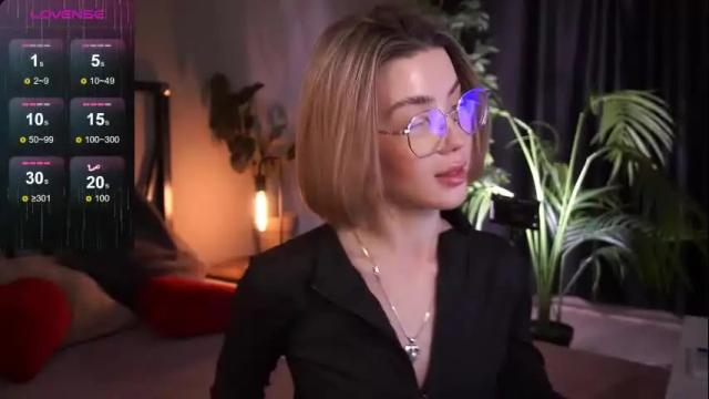 Image 12 of lindathacker Stream on Chaturbate on 1 month ago