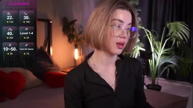 Image 4 of lindathacker Stream on Chaturbate on 1 month ago