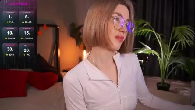 Image 10 of lindathacker Stream on Chaturbate on 23 days ago