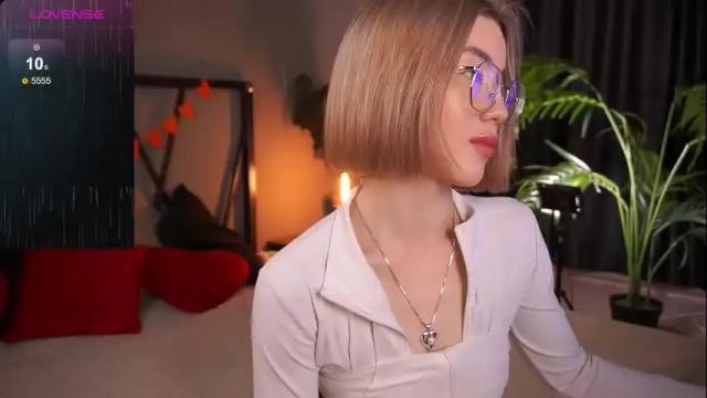 Image 3 of lindathacker Stream on Chaturbate on 23 days ago