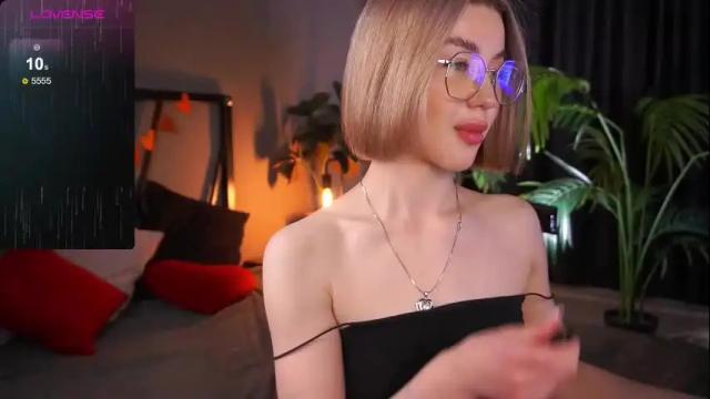 Image 10 of lindathacker Stream on Chaturbate on 11 days ago