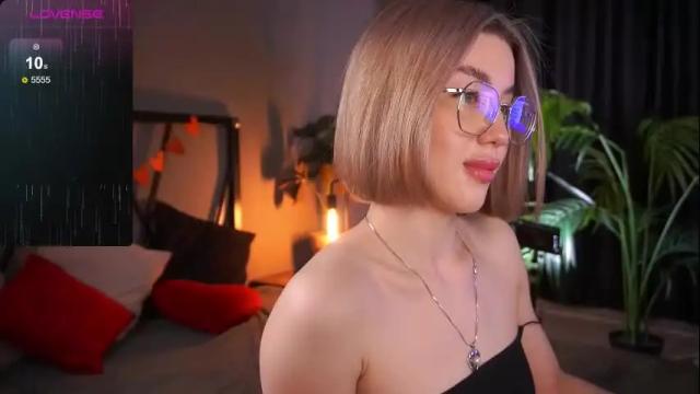Image 12 of lindathacker Stream on Chaturbate on 11 days ago