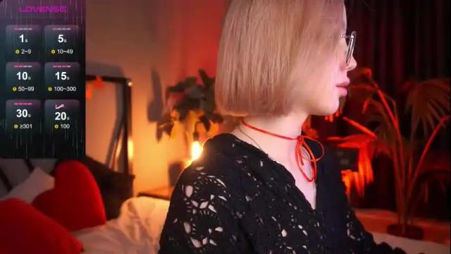 Image 11 of lindathacker Stream on Chaturbate on 6 days ago