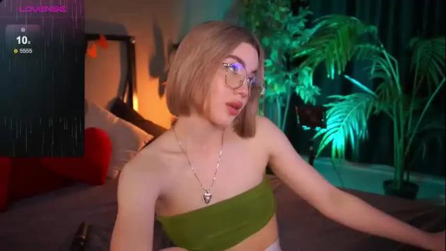 Image 12 of lindathacker Stream on Chaturbate on 3 days ago
