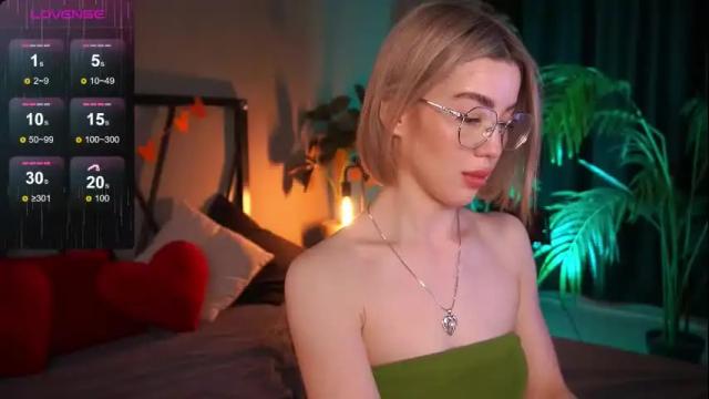 Image 2 of lindathacker Stream on Chaturbate on 3 days ago