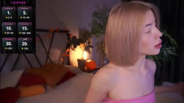 Image 4 of lindathacker Stream on Chaturbate on 28 days ago