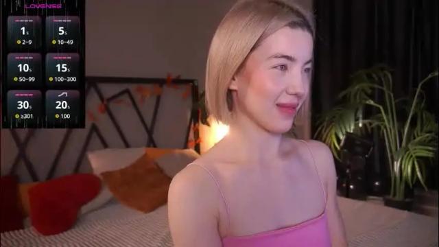 Image 3 of lindathacker Stream on Chaturbate on 14 days ago