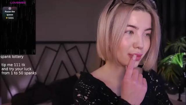 Image 12 of lindathacker Stream on Chaturbate on 1 month ago