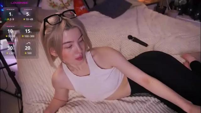 Image 2 of lindathacker Stream on Chaturbate on 24 days ago