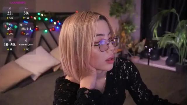 Image 8 of lindathacker Stream on Chaturbate on 8 days ago