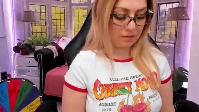 Thumbnail 3, lindawhite_'s Stream at Chaturbate, 9 months ago