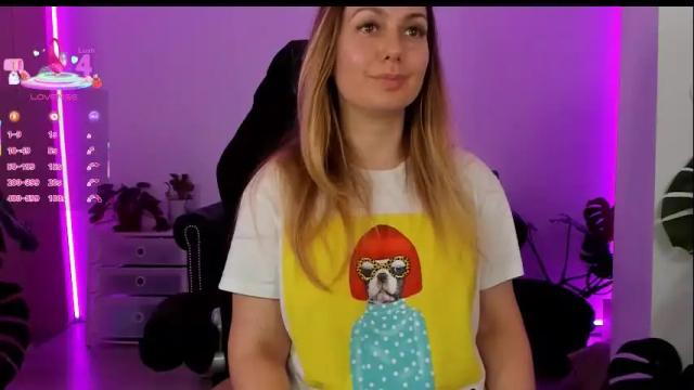 Image 12 of lindawhite_ Stream on Chaturbate on 1 month ago