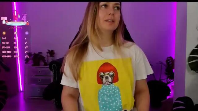 Image 3 of lindawhite_ Stream on Chaturbate on 1 month ago