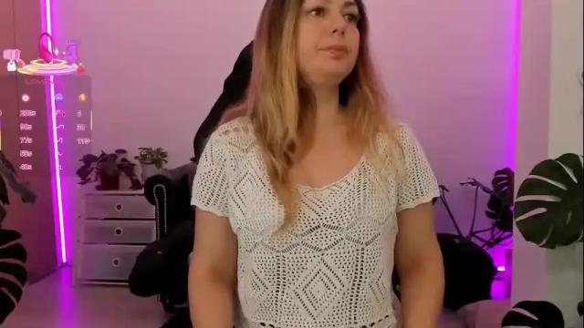 Thumbnail 1, lindawhite_'s Stream at Chaturbate, 1 month ago