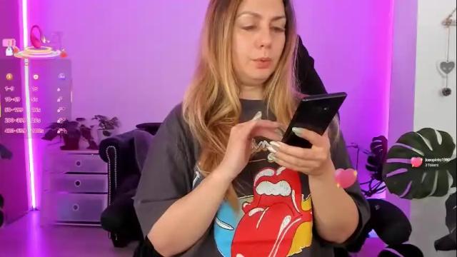 Image 2 of lindawhite_ Stream on Chaturbate on 1 month ago