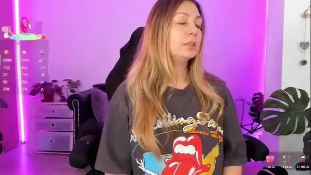 Image 3 of lindawhite_ Stream on Chaturbate on 1 month ago