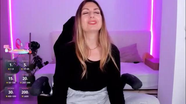 Image 2 of lindawhite_ Stream on Chaturbate on 2 months ago