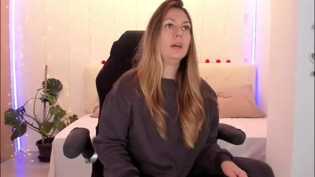 Image 3 of lindawhite_ Stream on Chaturbate on 1 month ago