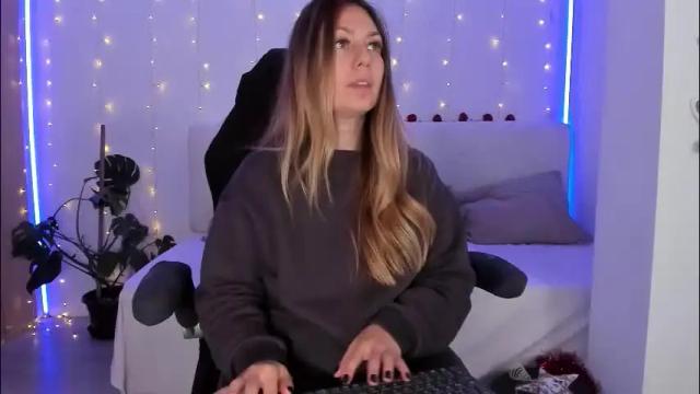 Image 8 of lindawhite_ Stream on Chaturbate on 1 month ago