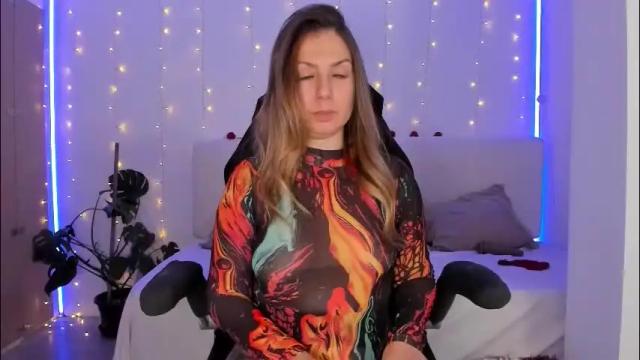 Image 3 of lindawhite_ Stream on Chaturbate on 1 month ago